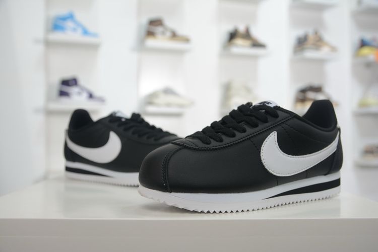 Nike Black And White Sneakers 6