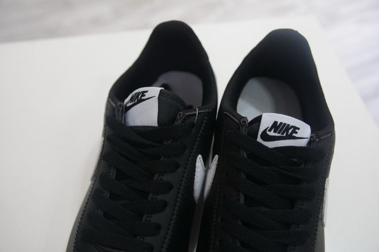 Nike Black And White Sneakers 3