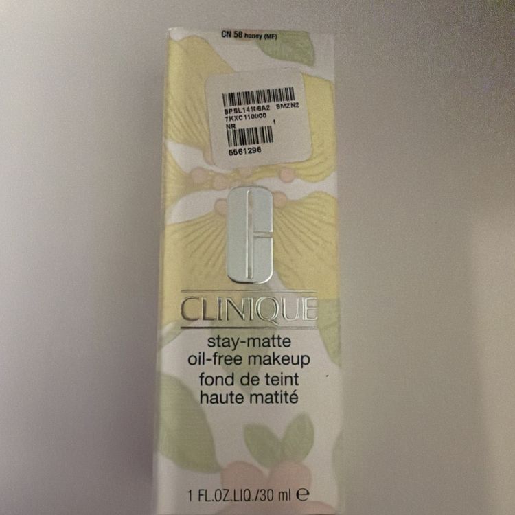 Immagine di Clinique Stay Matte Oil Free Makeup CN 58 Honey (MF) 30ml BNIB 1