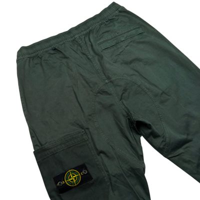 A/W 22 Stone Island Stretch Cotton Cuffed Cargo Trousers - 32 RE-T - Dark Green 5
