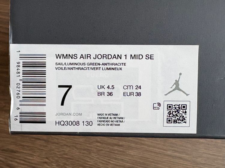 Wmns Air Jordan 1 Mid Se Sneakers 10