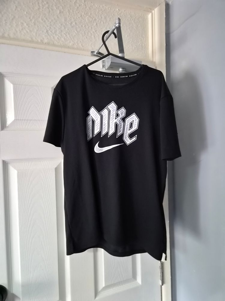 Nike Nike Black T-Shirt product image