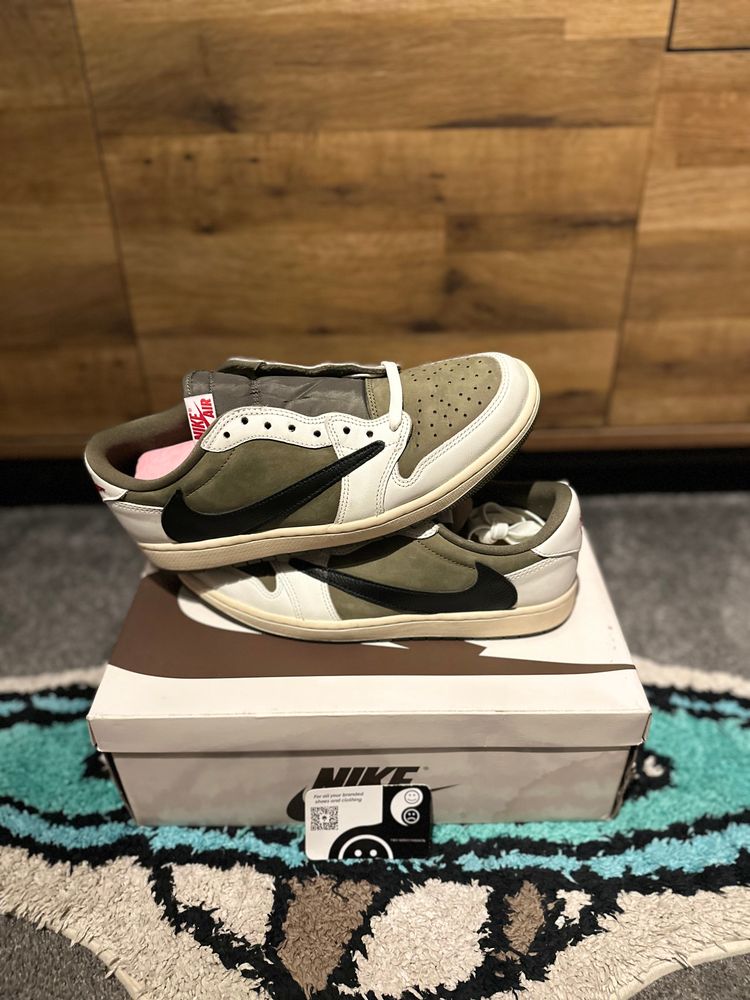 Nike Air Jordan 1 Travis Scott “Medium Olive” U.K. 9.5 image 2