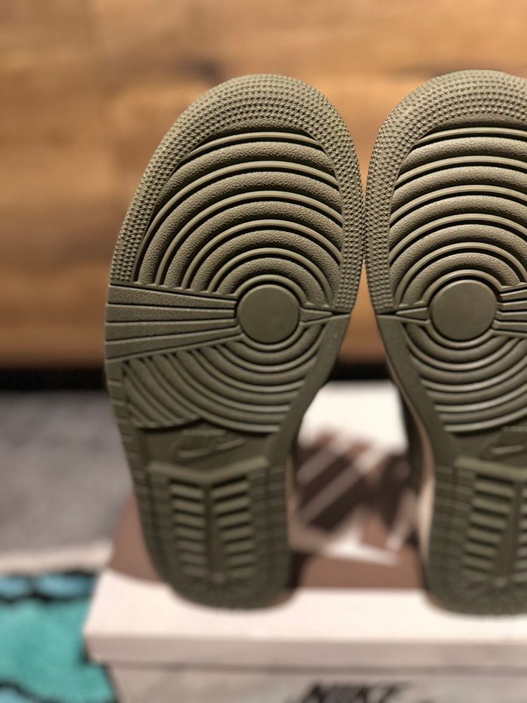Nike Air Jordan 1 Travis Scott “Medium Olive” U.K. 9.5 image 4