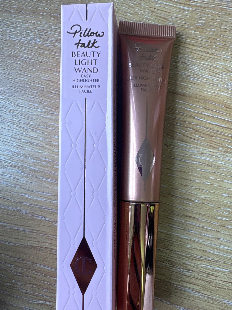 Charlotte Tilbury Pillow Talk Beauty Light Wand Highlighter