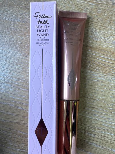 Charlotte Tilbury Pillow Talk Beauty Light Wand Highlighter