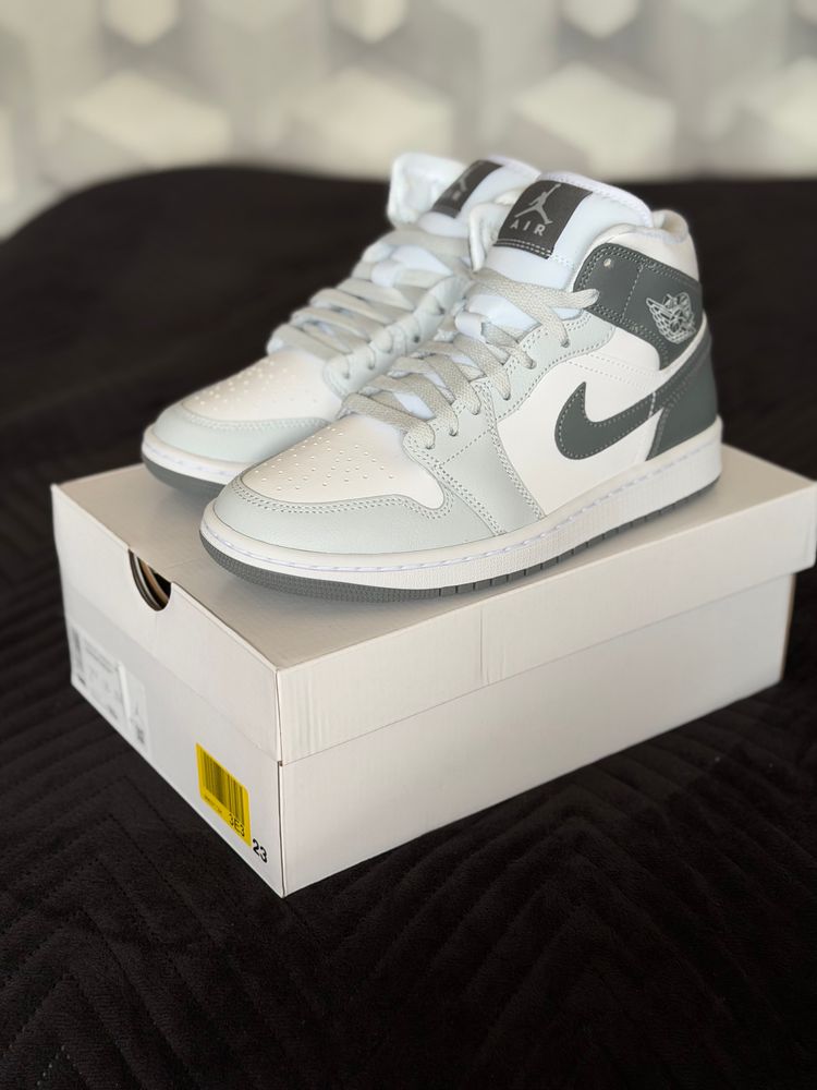 Immagine di jordan 1 mid grey fog 2