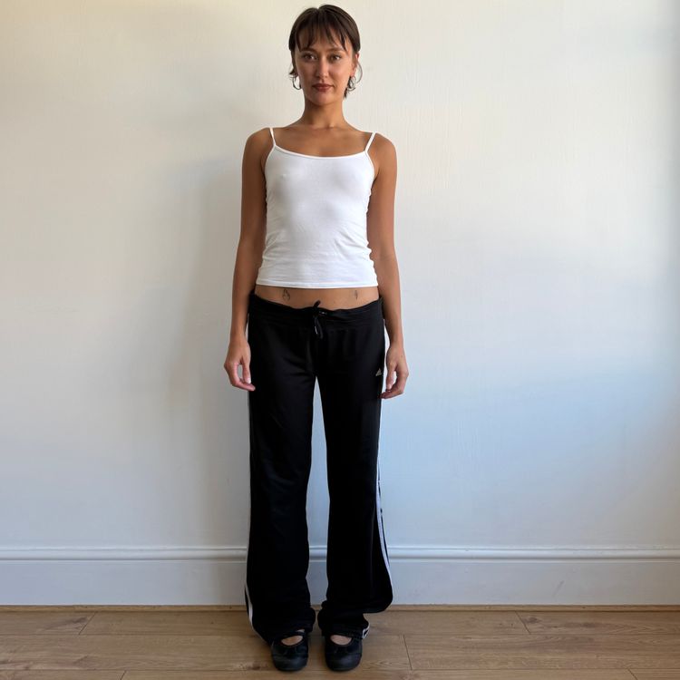 Black Adidas flared yoga pants - Size M-L imagen 1
