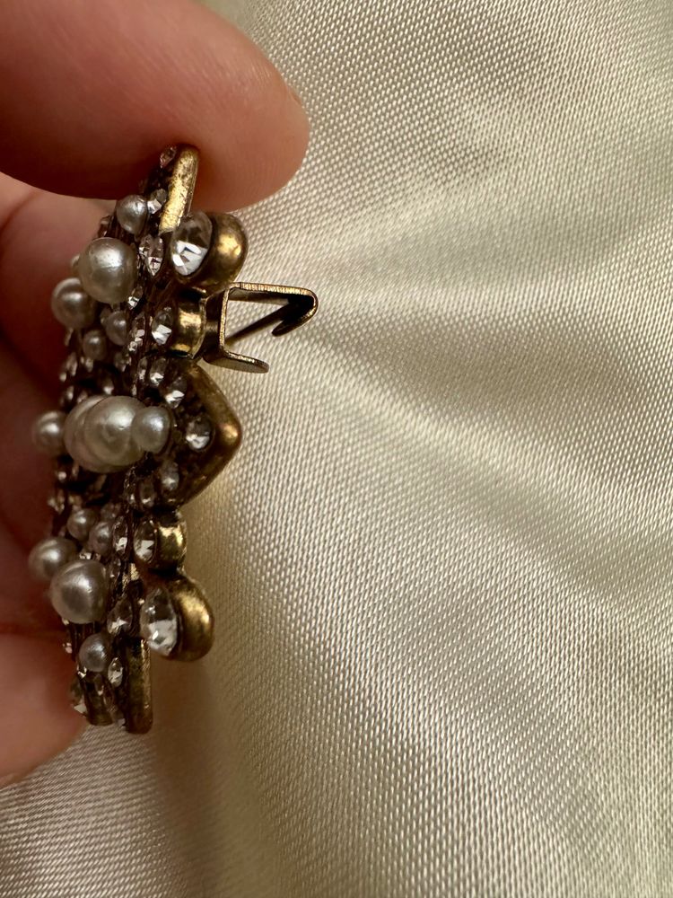 Decorative Brooch With Pearls And Rhinestones image 2