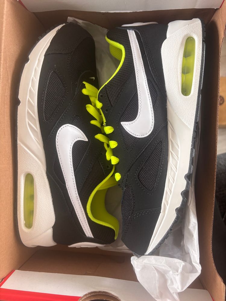 Nike Air Max Ivo  UK5