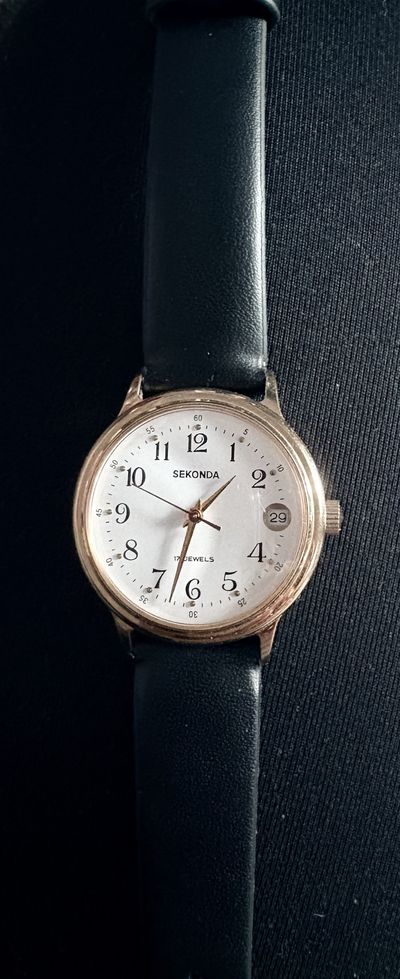 Sekonda vintage manual wind wristwatch