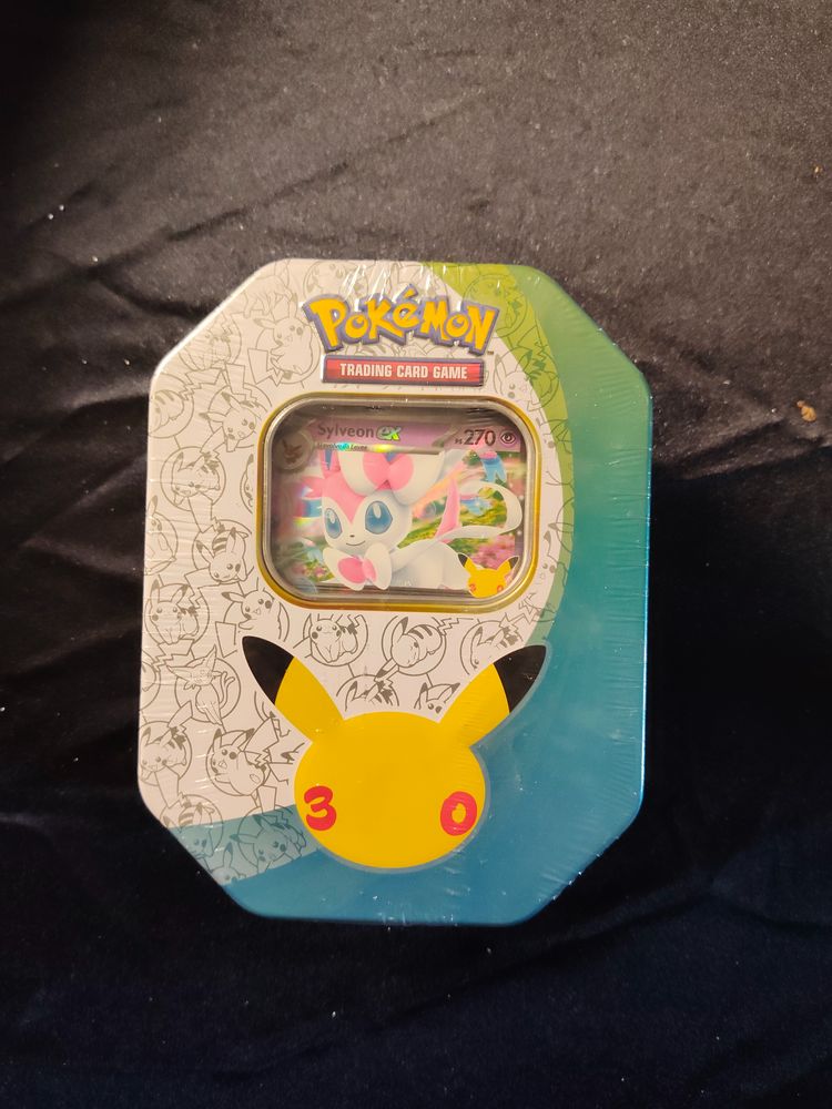 Pokémon Trading Card Game Tin Sylveon EX obraz 1