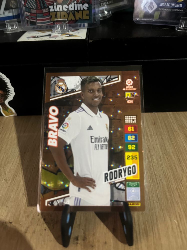 Adrenalyn Rodrygo Insert Bravo Football Trading Card