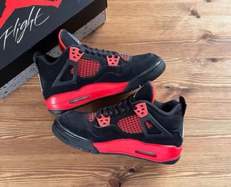 Jordan 4 red thunder  2