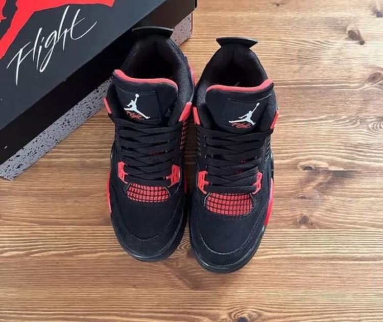 Jordan 4 red thunder  3