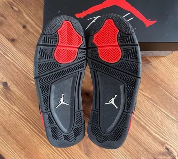 Jordan 4 red thunder  4