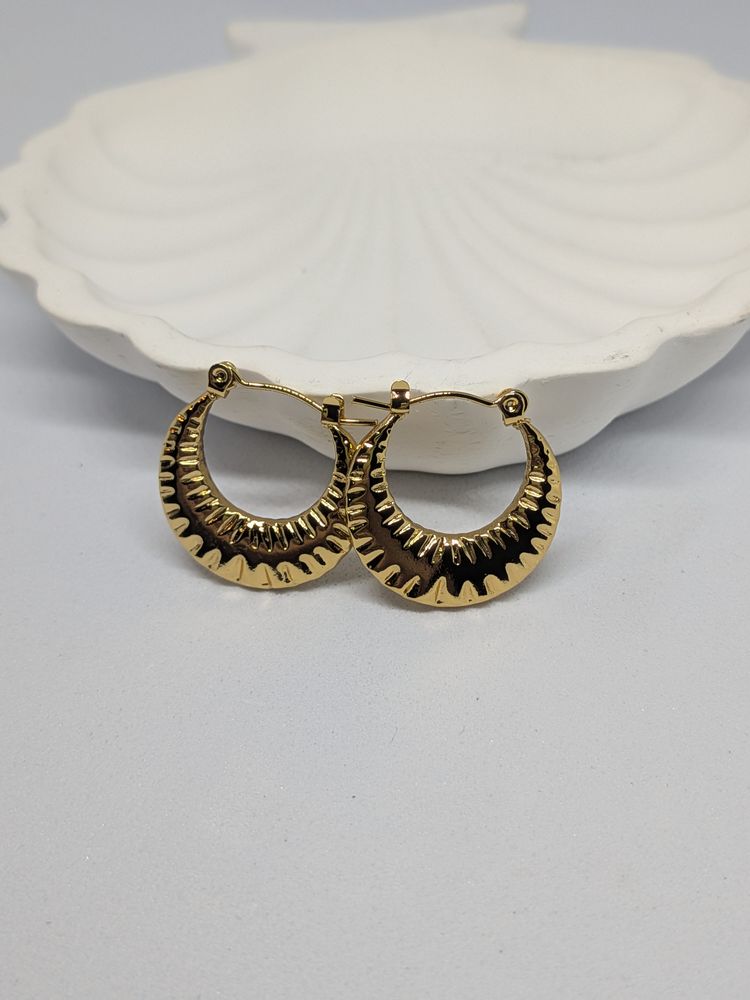 Immagine di Gold-Tone Hoop Earrings 2
