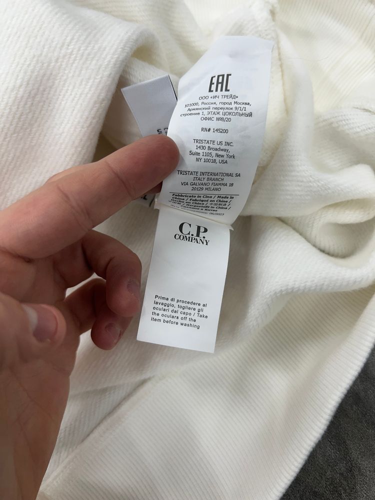 C.P. Company White Hoodie With Integrated Goggles obraz 9