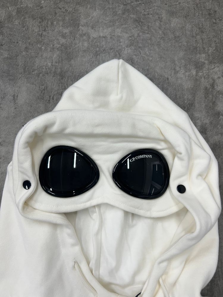 C.P. Company White Hoodie With Integrated Goggles obraz 3