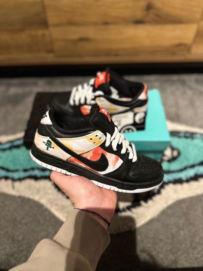 Nike dunk SB “Raygun Tie-Dye Black” U.K. 5.5