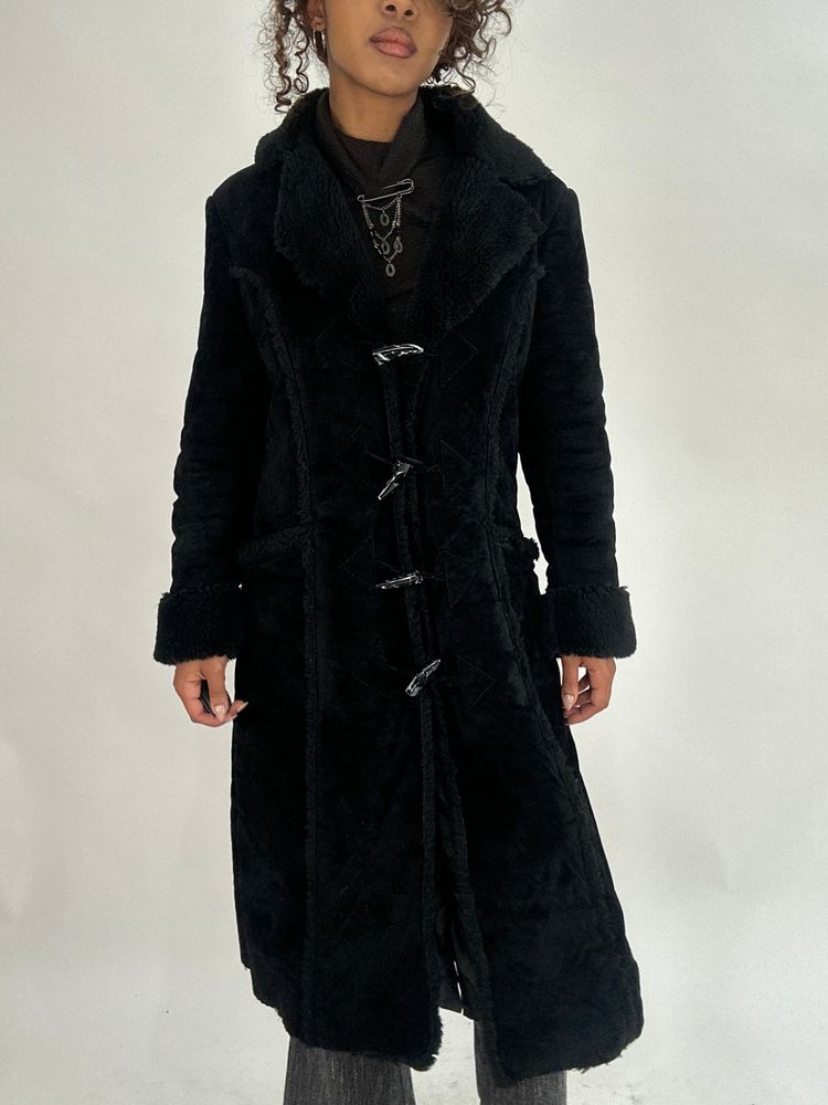 WINTER FAVOURITES | small black suede style trench coat with faux fur trim image 5