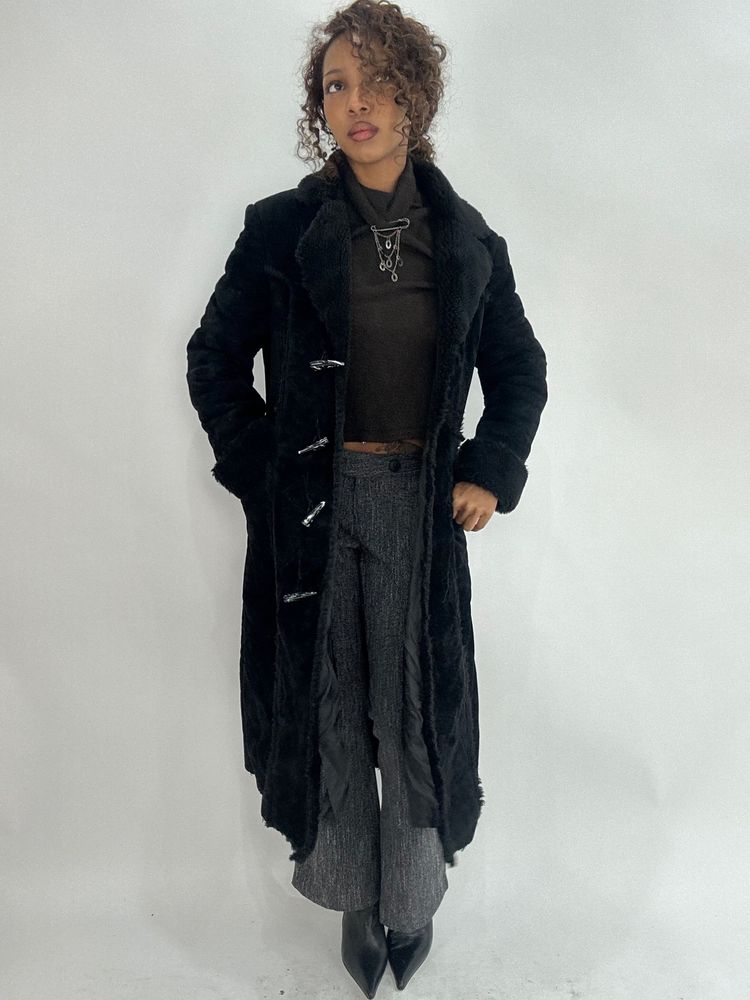 WINTER FAVOURITES | small black suede style trench coat with faux fur trim image 3