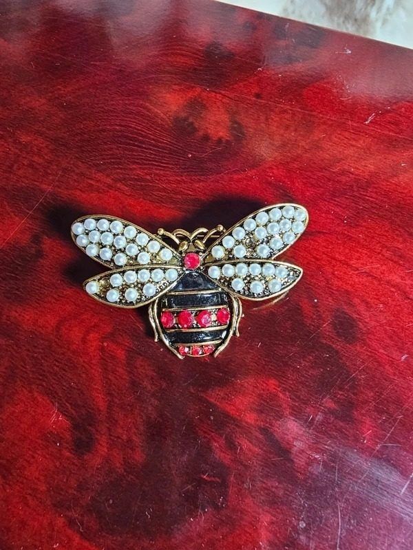 Bee-Shaped Brooch With Pearl And Red Gem Embellishments image 3