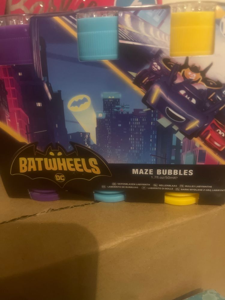 DC Comics 24 Batwheels Maze Bubbles product image