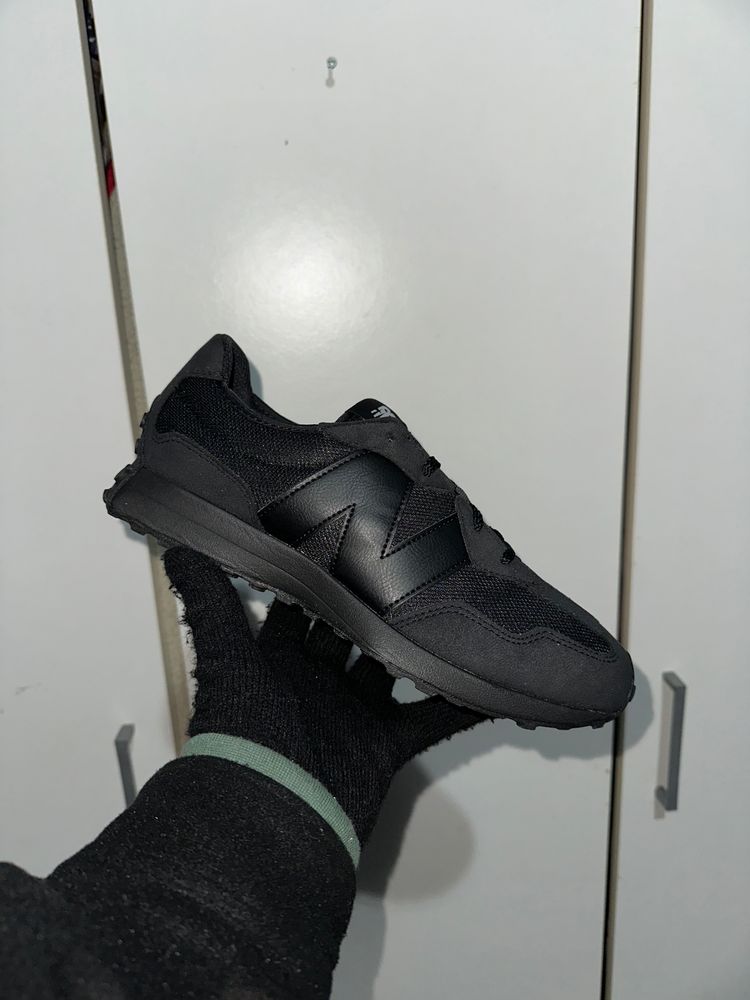 New Balance Black Sneakers