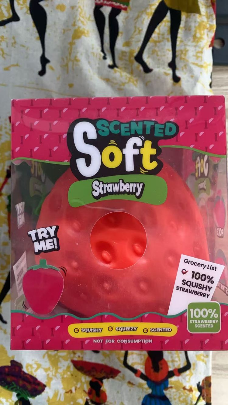 Scented Soft Strawberry Squishy Toy imagen 1
