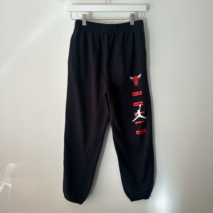 Chicago Bulls Jordan joggers  - Youth Medium image 1