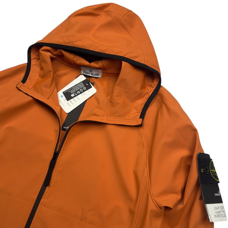 S/S 23 Stone Island Light Soft Shell-R Jacket with e-dye Technology - Orange imagen 3