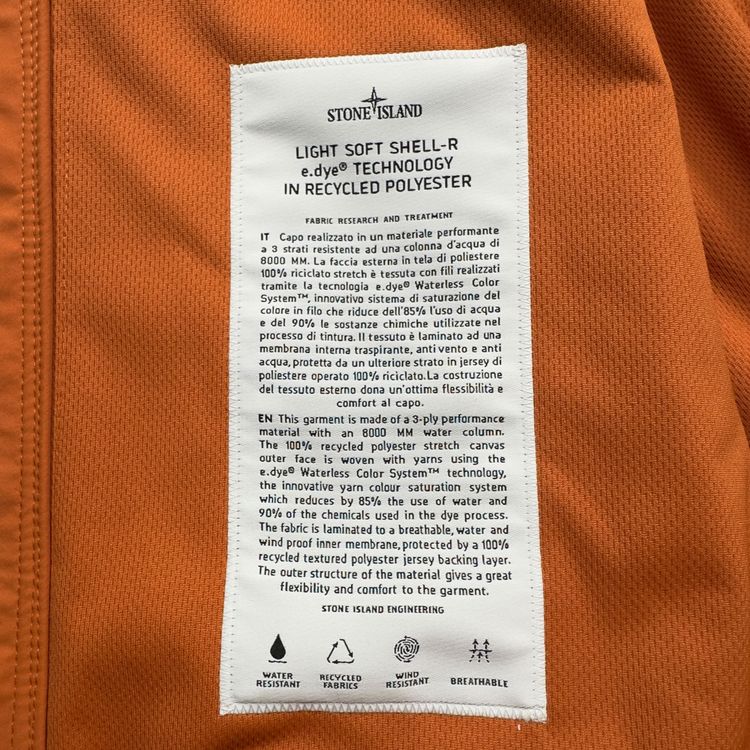 S/S 23 Stone Island Light Soft Shell-R Jacket with e-dye Technology - Orange imagen 7