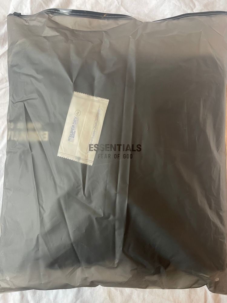 Essentials Fear of God black hoodie size L 9