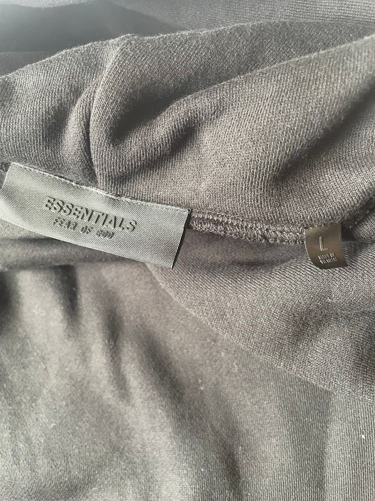 Essentials Fear of God black hoodie size L 6