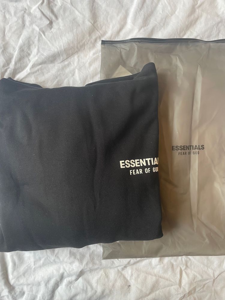 Essentials Fear of God black hoodie size L 3