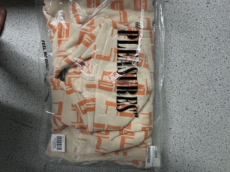 Pleasures Tier Hoodie £139 RRP 2