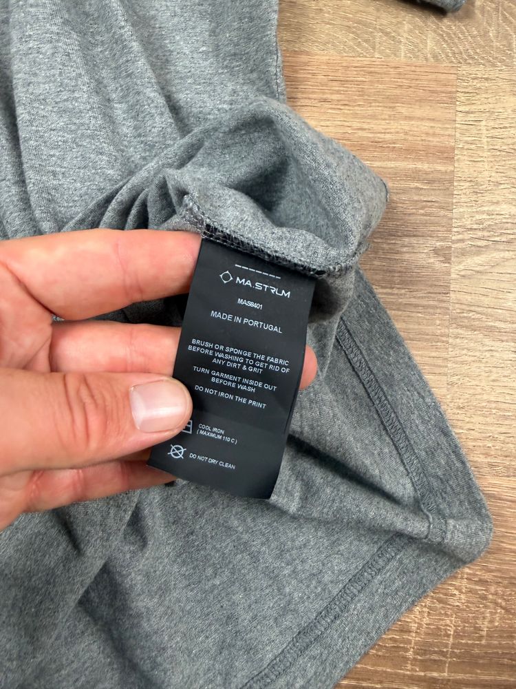 Immagine di Dark Grey Ma Strum Centre Logo T-shirt (M) 5