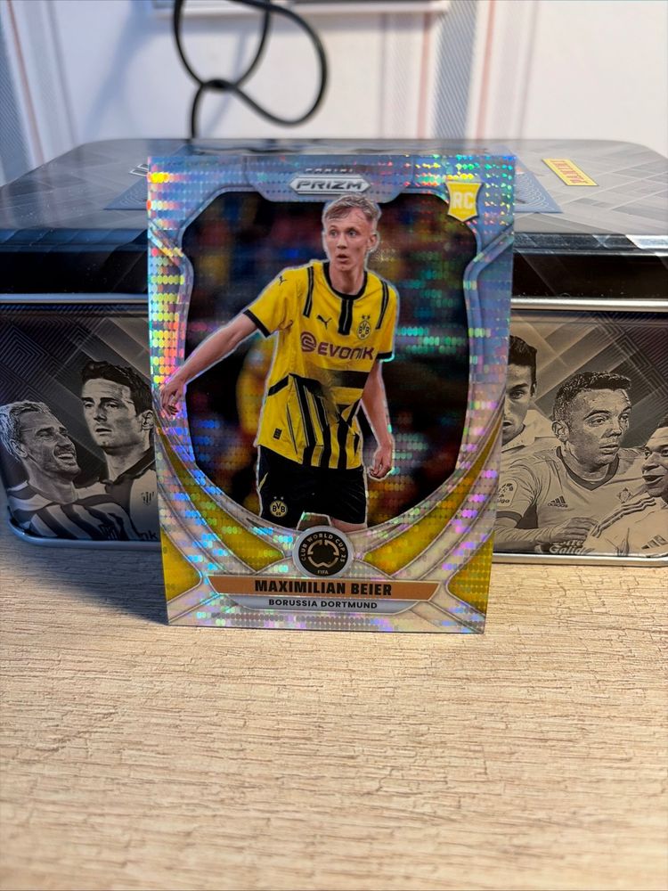 Maximilian Beier Borussia Dortmund Football Trading Card image 1