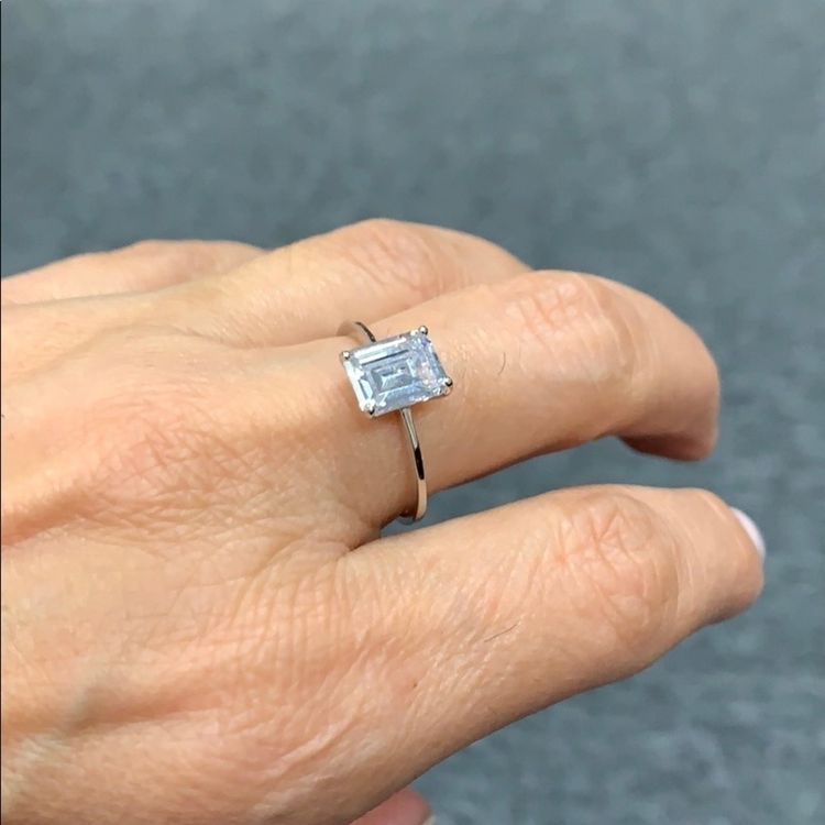 Silver Ring With Rectangular Clear Gemstone image 4