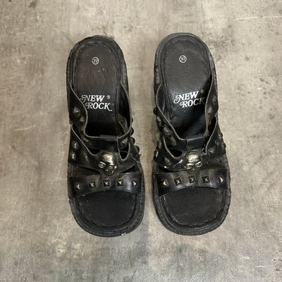New Rock Black Studded Platform Sandals