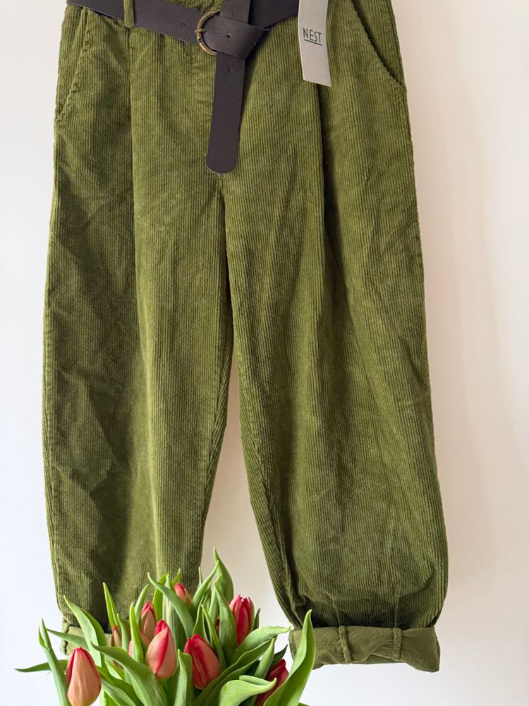 Spodnie z szeroka nogawka z paskiem bawełniane sztruksowe Nest Green Corduroy Pants With Belt