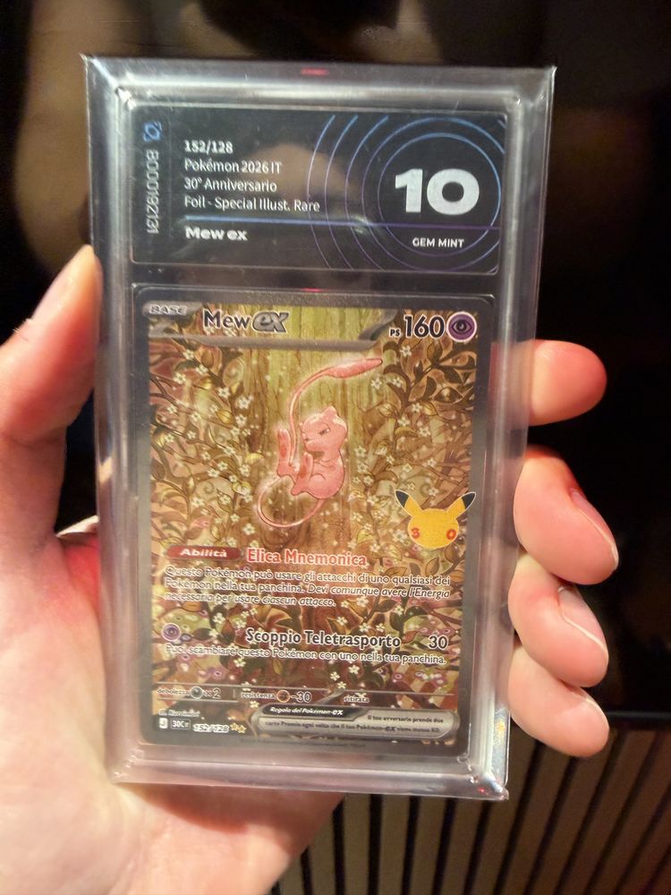 Pokémon Mew Ex Trading Card image 1