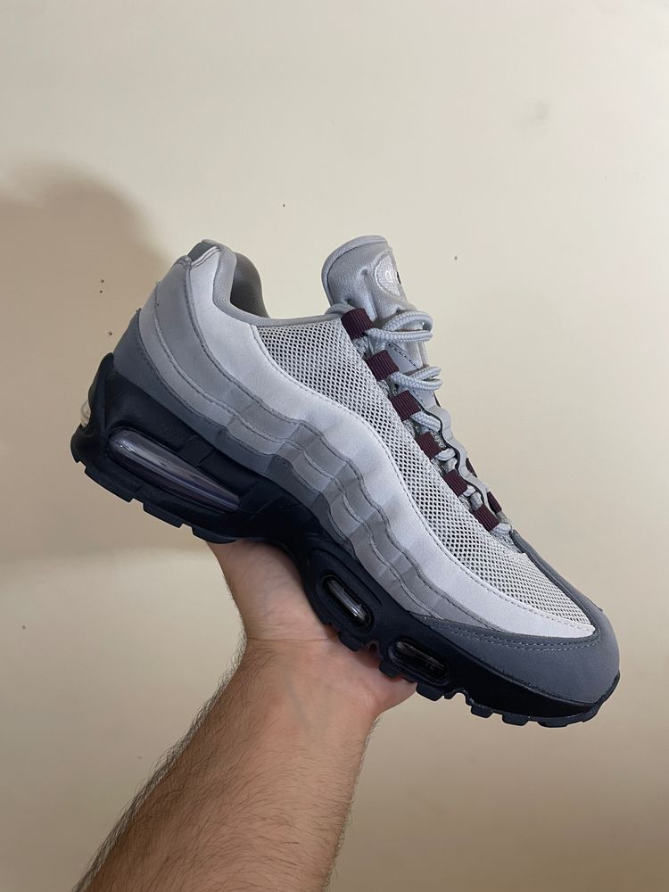 Air Max 95 Gris, Plata y Burdeos. Nueva