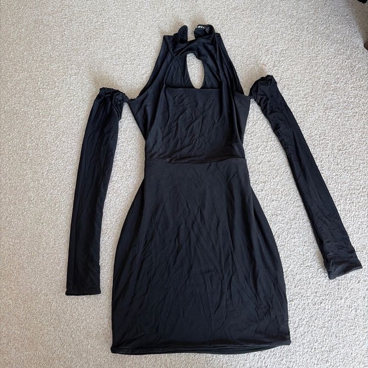 Black mini Dress With long sleeves