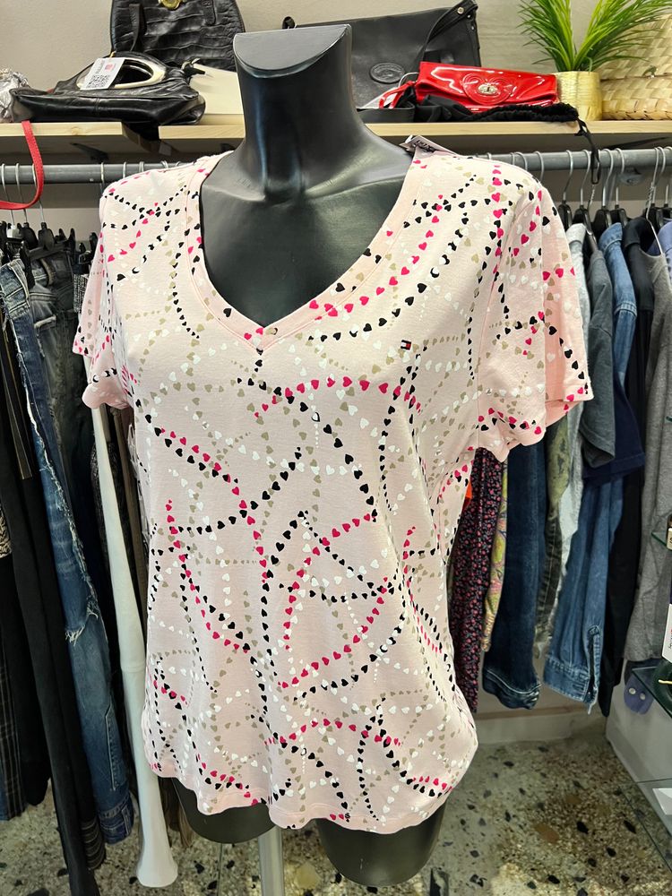 Tommy Hilfiger Women'S Printed V-Neck T-Shirt image 1