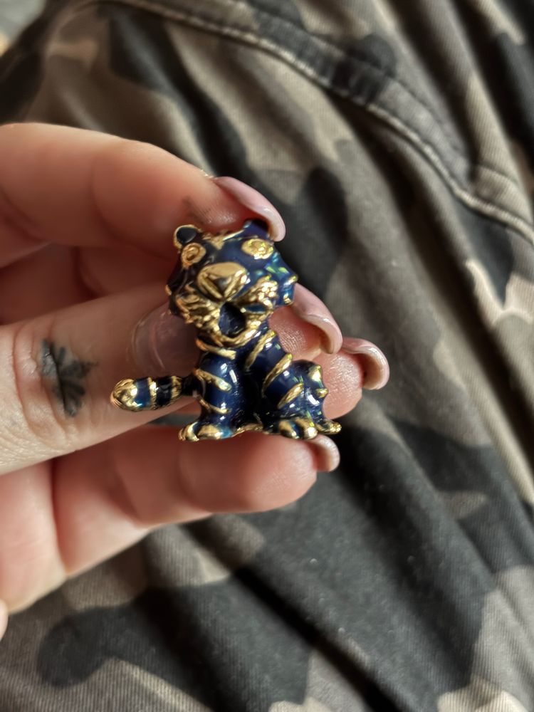 Other Blue And Gold Tiger Brooch product image