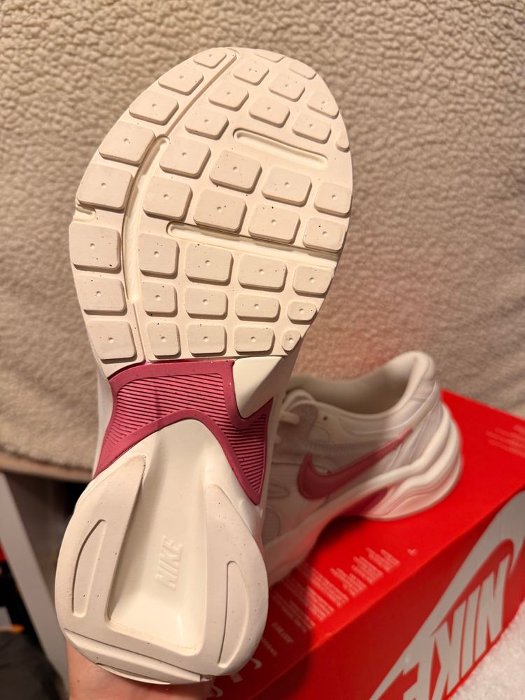 Nike AL8 Women’s Trainers – Chalk, Pale Ivory & Pink – UK 8.5 imagen 3