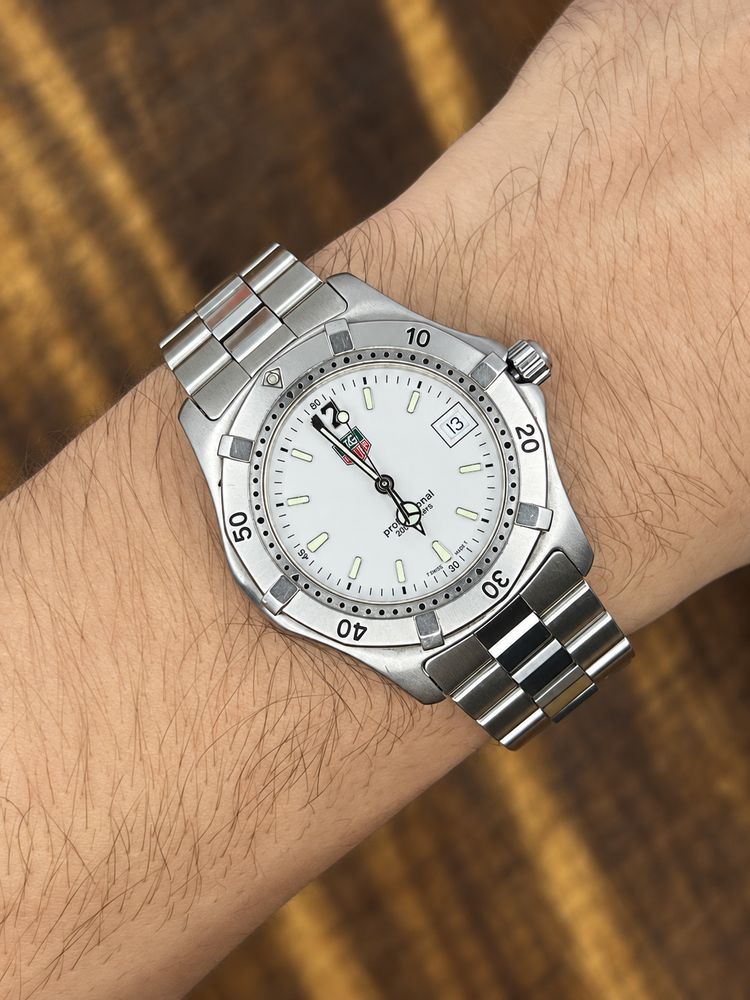 TAG Heuer Professional 2000 Series Quartz Stainless Steel Watch imagen 3