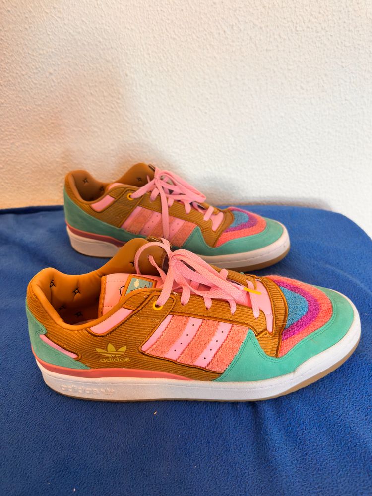 Adidas forum low x los simpsons living room